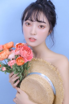 《年轻女教师》在线播放